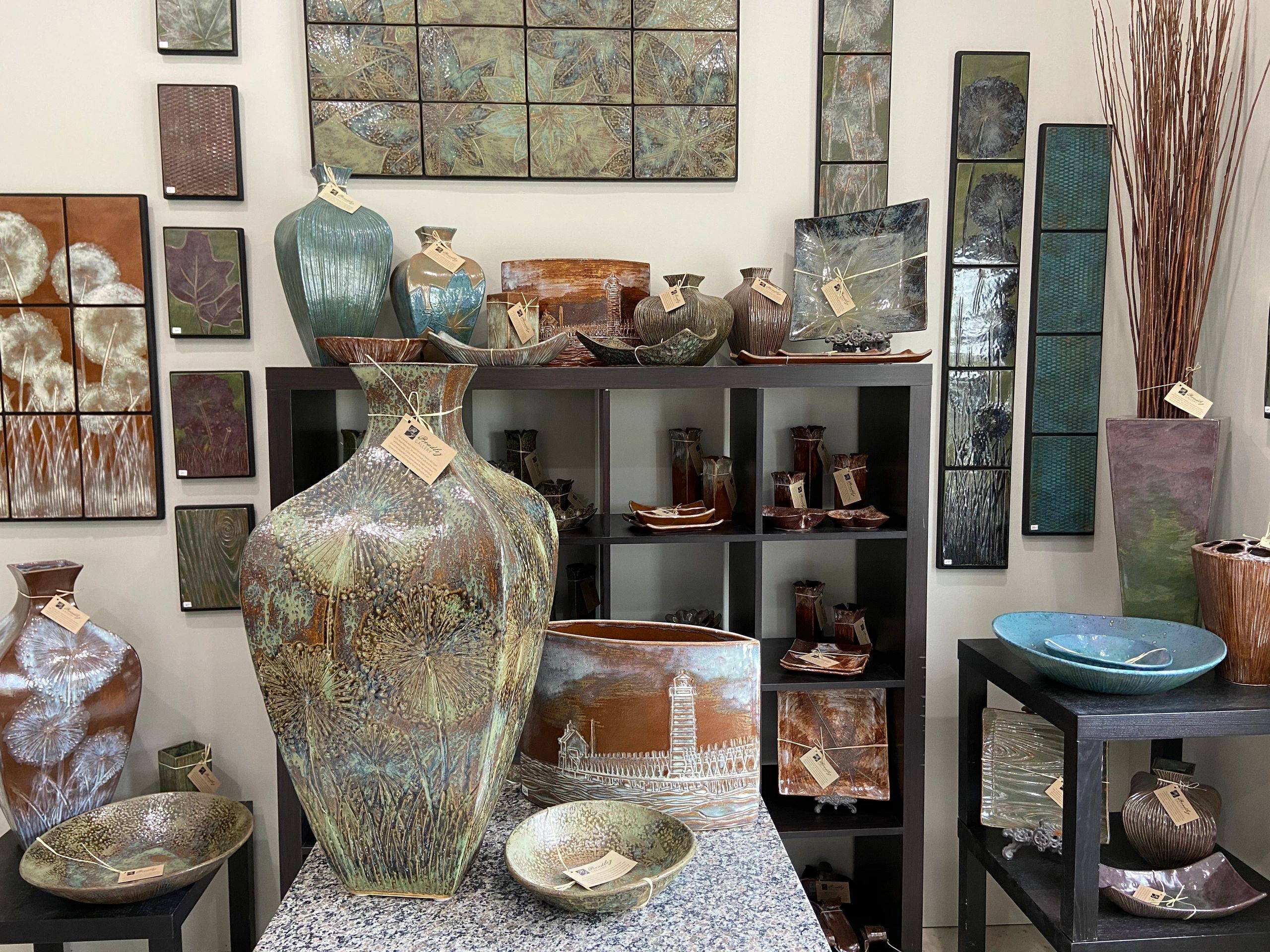 Bradley Gallery Pottery, Artist, Clay